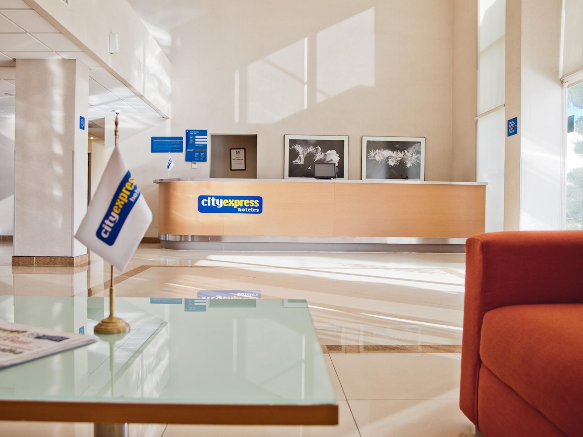 City Express By Marriott Celaya Parque Luaran gambar