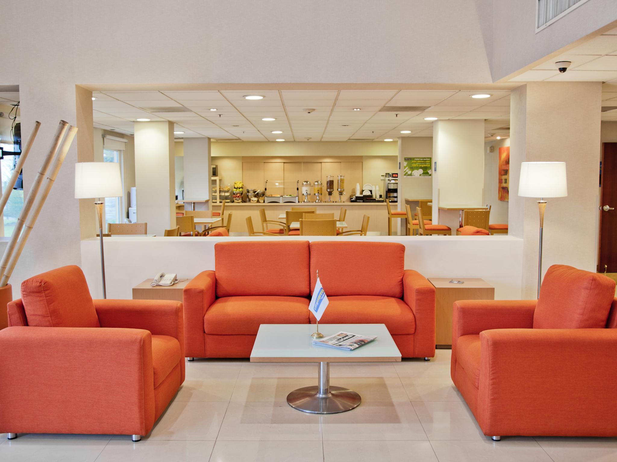City Express By Marriott Celaya Parque Luaran gambar