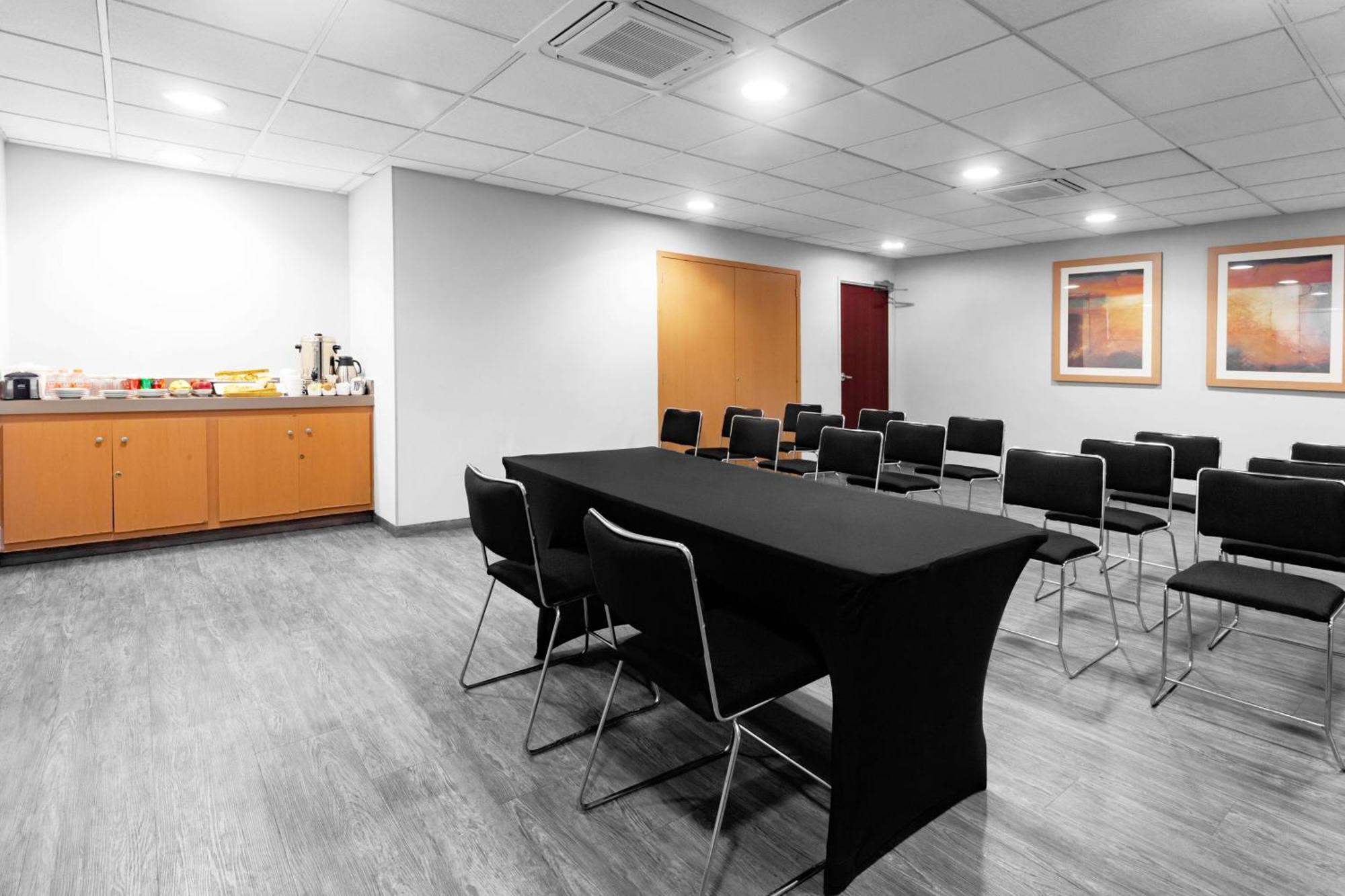 City Express By Marriott Celaya Parque Luaran gambar