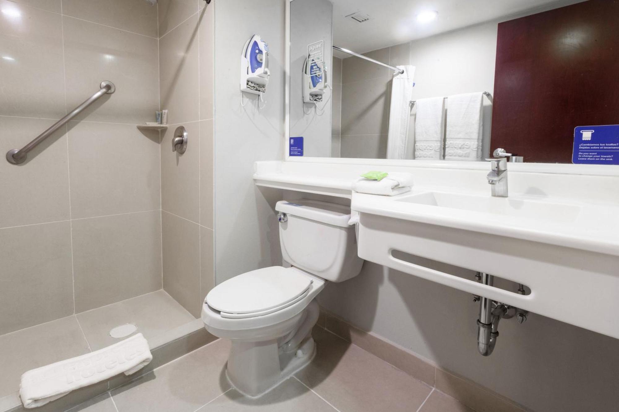 City Express By Marriott Celaya Parque Luaran gambar